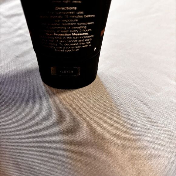 Nars Pure Radiant Tinted Moisturizer Spf 30 ~ Martinique ~ 1.9 oz - tester - Picture 3 of 3